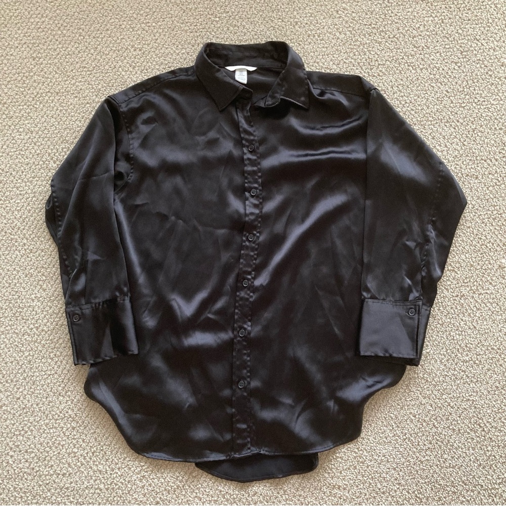 H&M Oversized Silky Button Down Blouse Size Medium Black Long Sleeve Like New